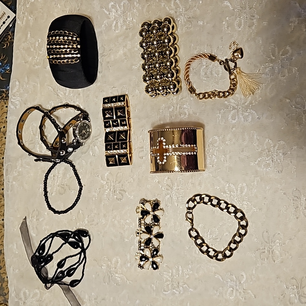Jewelry bracelets